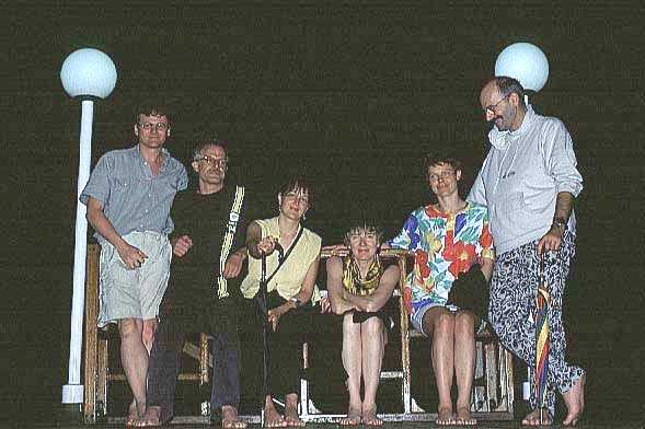 DIECREW.JPG (41348 Byte)